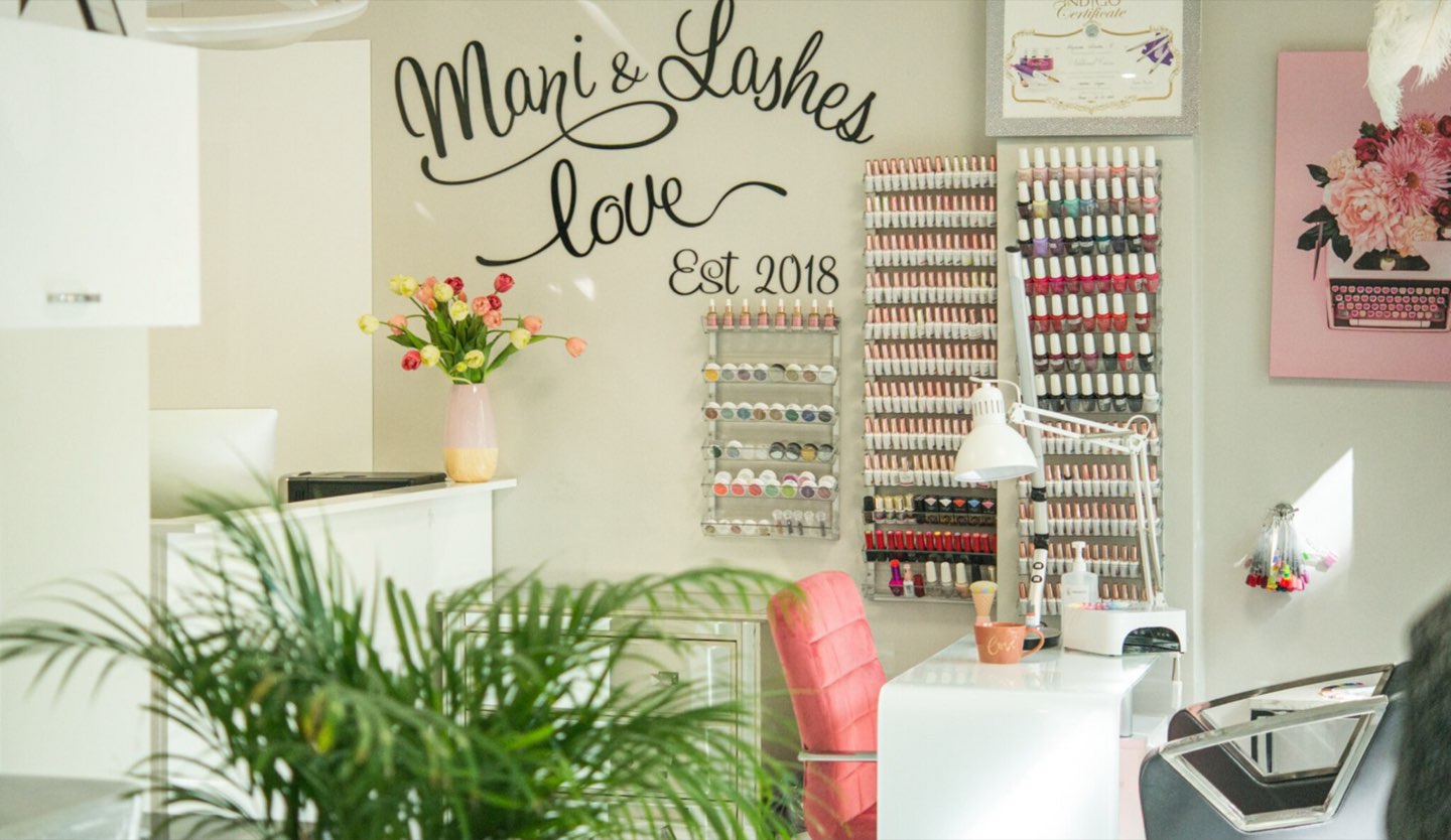 Wnętrze salonu Mani & Lashes Love w Bydgoszczy